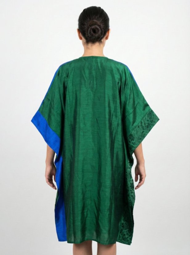 Smaragdina unda - Pončo - šaty